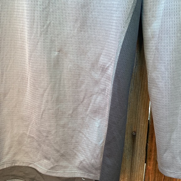 The North Face 1/4 Zip base layer - Picture 4 of 5